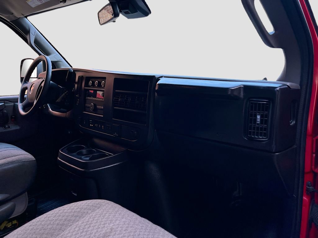 Used 2024 Chevrolet Express 2500 image 24