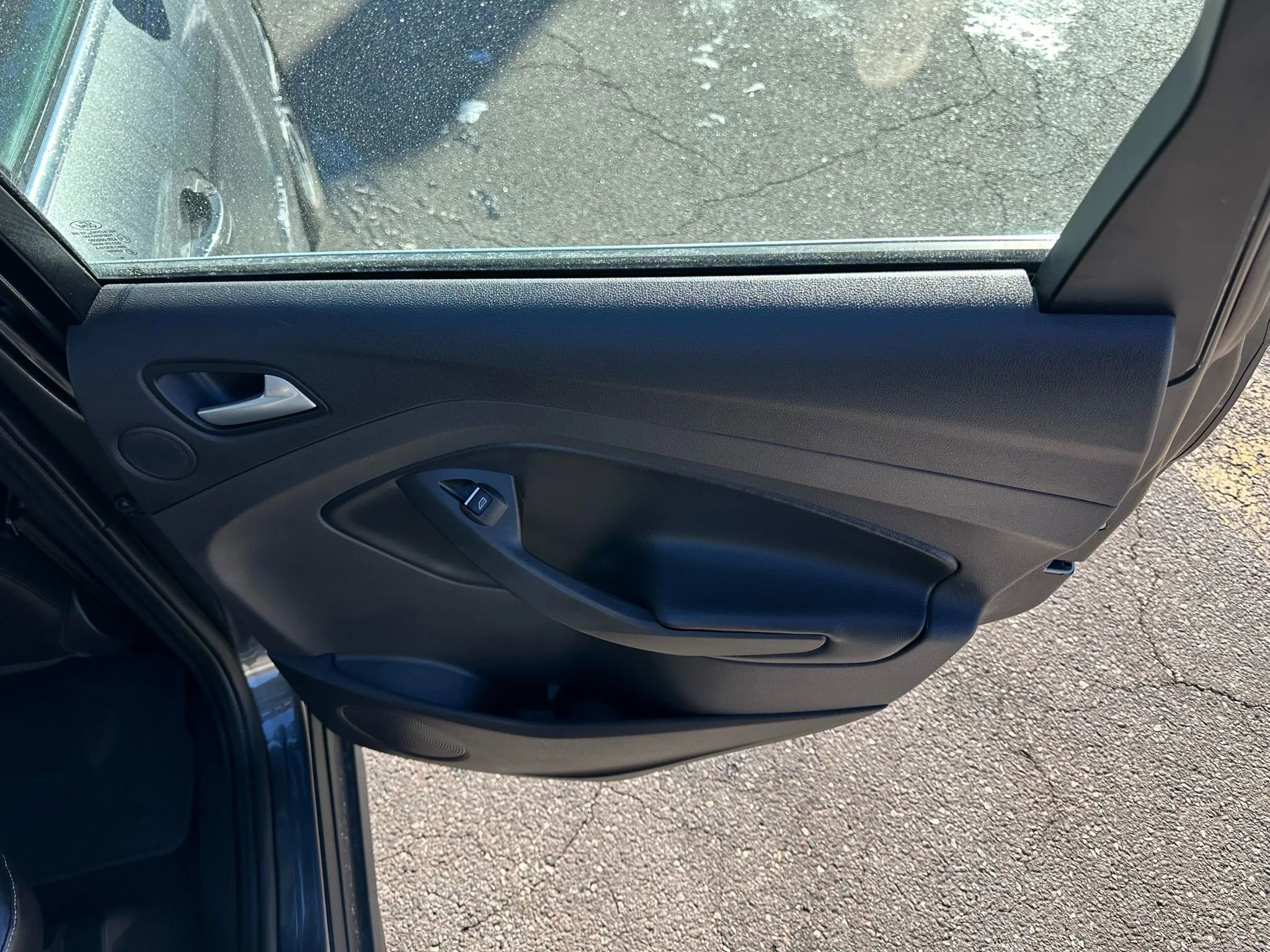 Used 2017 Ford C-MAX Energi Titanium w/ Equipment Group 501A image 34