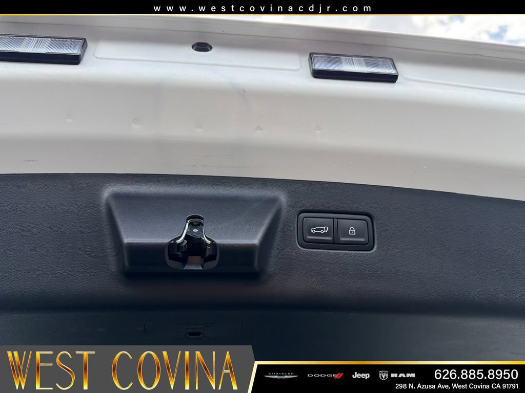 Used 2025 Hyundai Santa Fe SEL AWD/4WD image 18