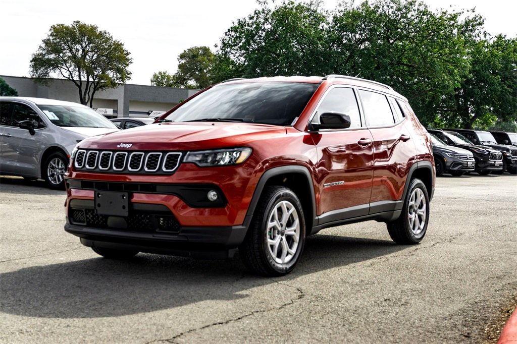 New 2026 Jeep Compass Latitude image 6
