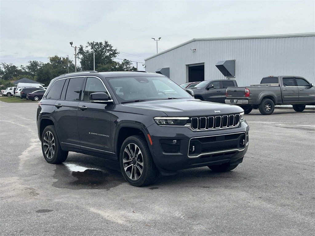 Used 2022 Jeep Grand Cherokee Overland w/ Luxury Tech Group IV image 7