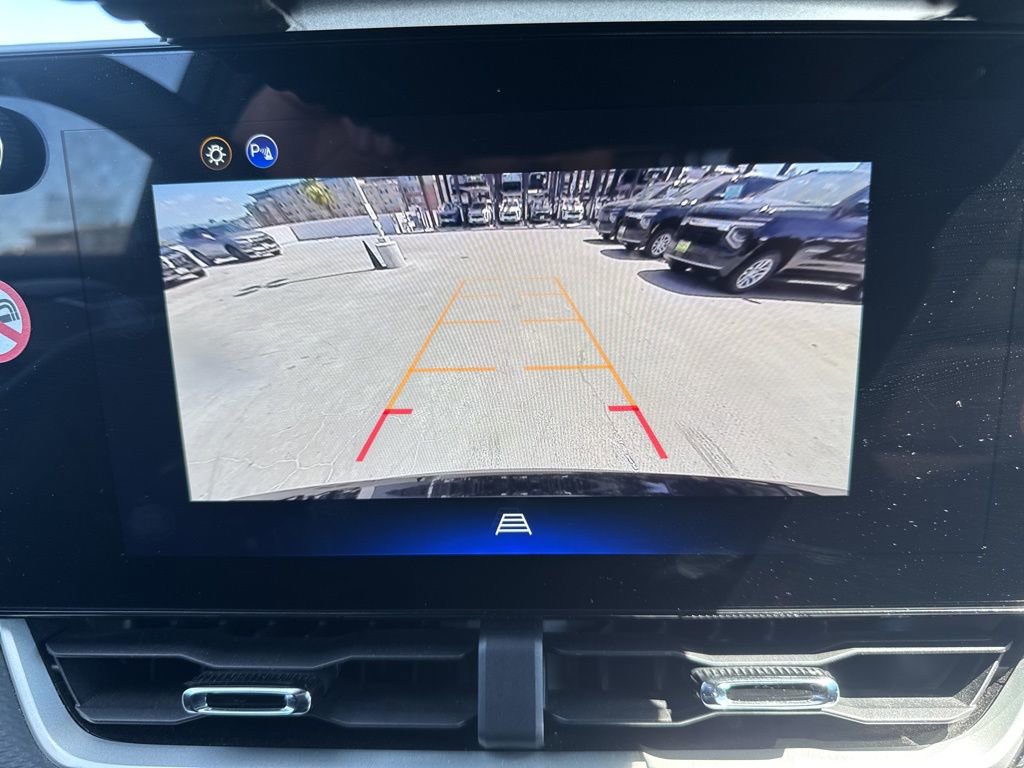 Used 2026 Chevrolet Equinox LT image 9