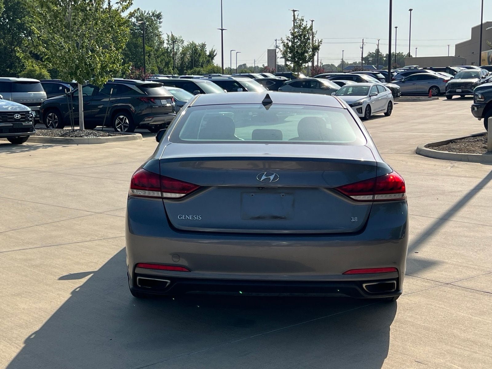 Used 2016 Hyundai Genesis 3.8 RWD image 11