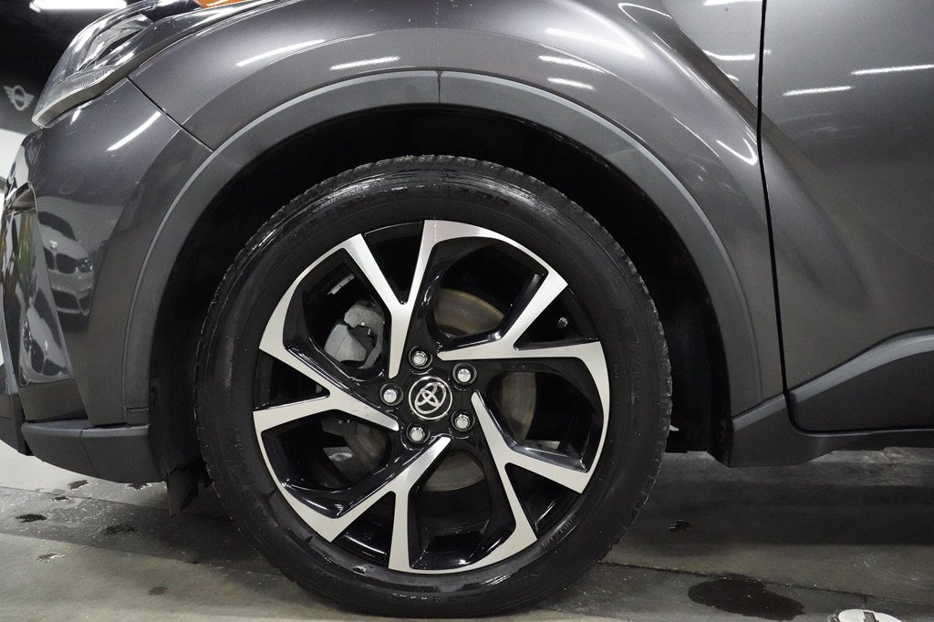 Used 2021 Toyota C-HR XLE FWD image 29