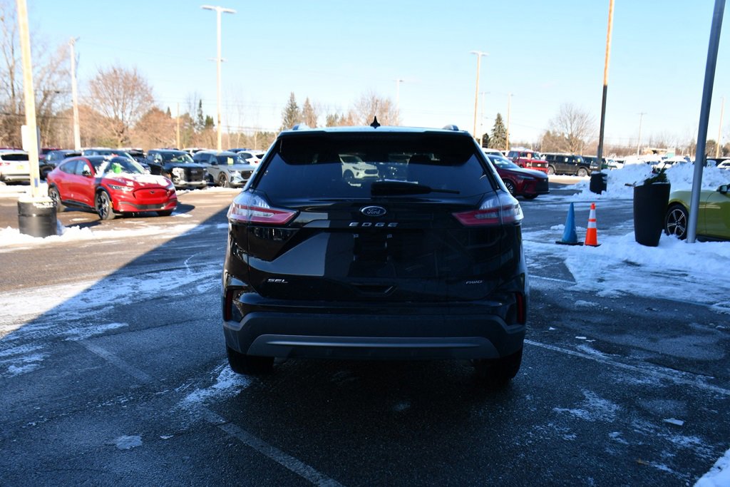 Used 2024 Ford Edge SEL w/ Convenience Package image 5