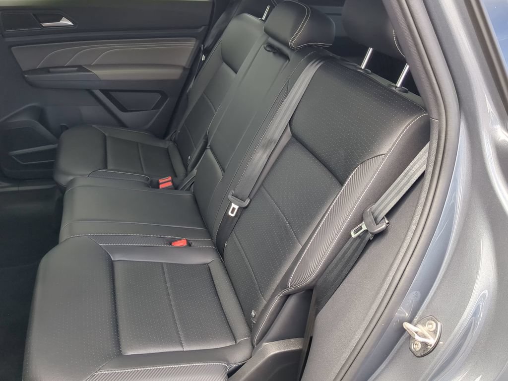 Certified 2023 Volkswagen Atlas Cross Sport SE FWD image 19