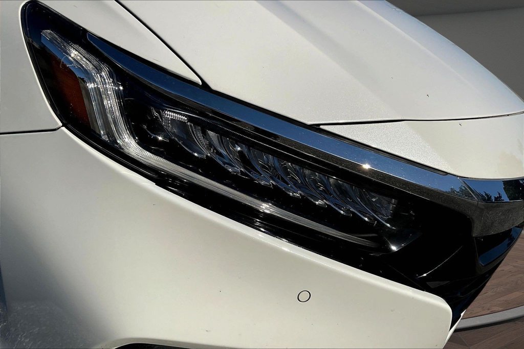 Used 2018 Honda Accord Touring image 35