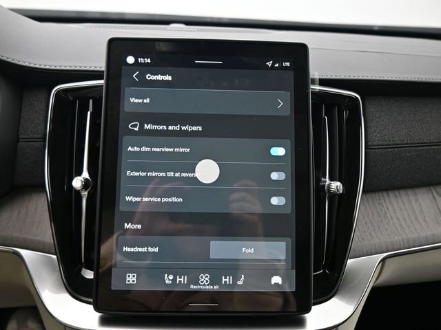 New 2026 Volvo XC90 B6 Ultra w/ Protection Package image 18