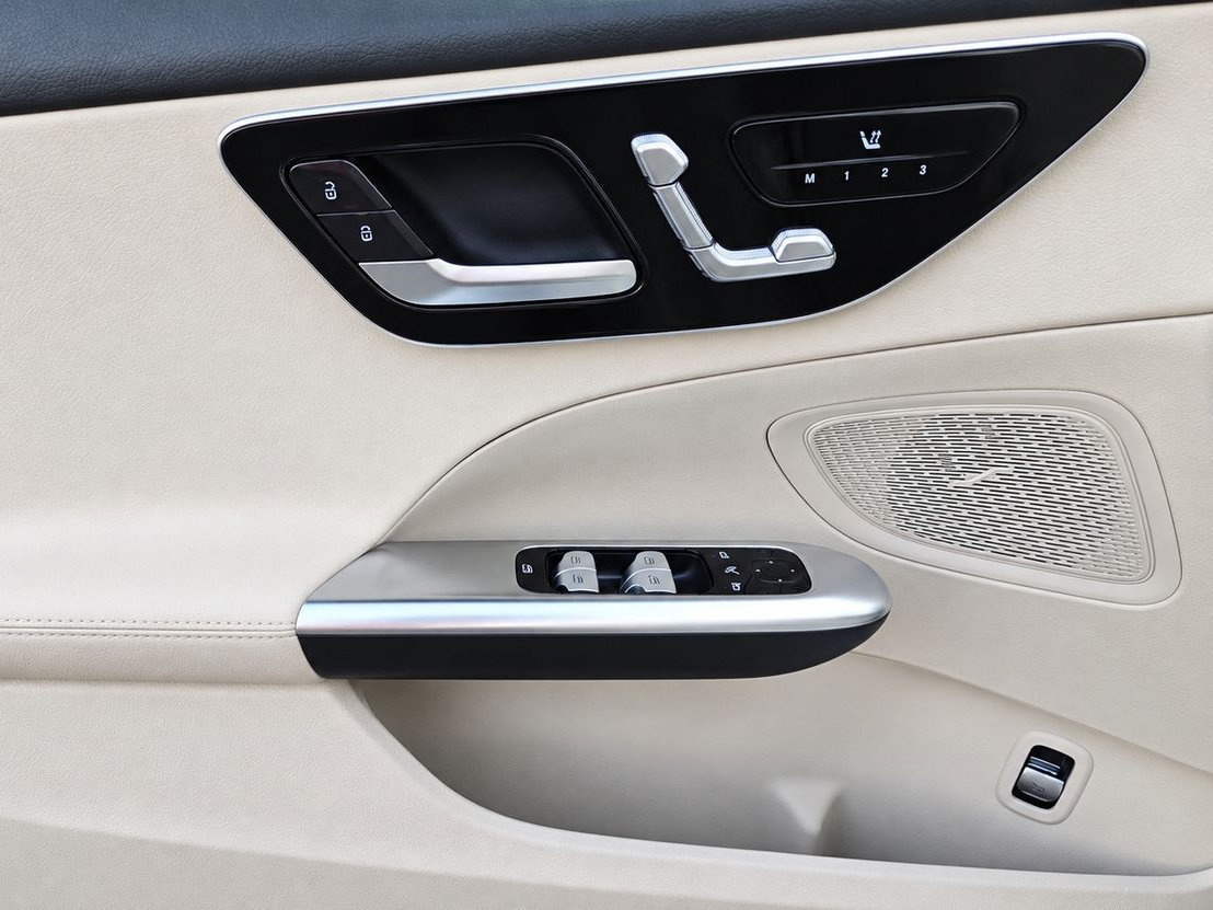 New 2026 Mercedes-Benz C 300 4MATIC Sedan image 15
