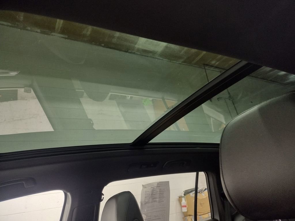 Used 2020 Volkswagen Tiguan SEL Premium R-Line image 26