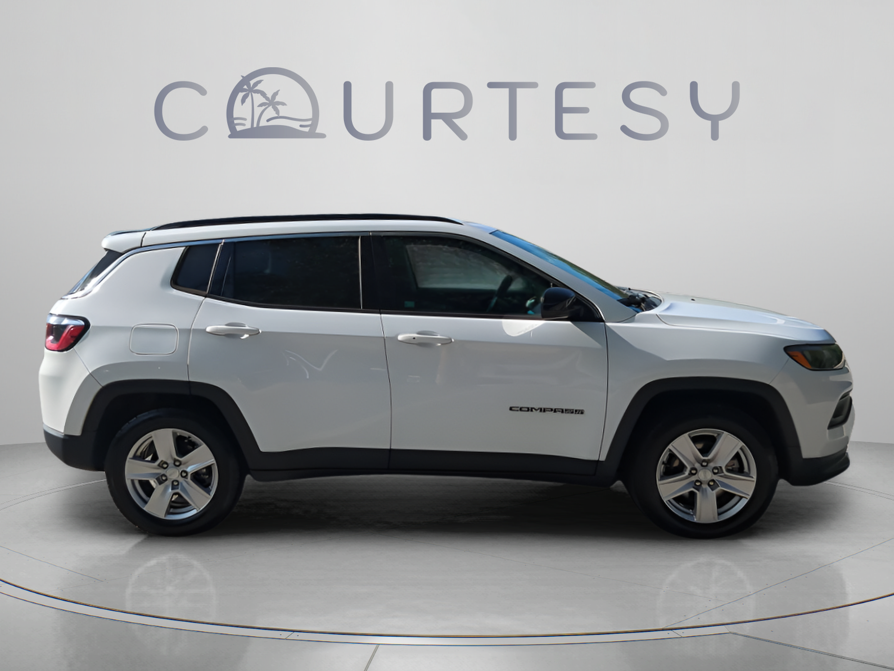 Used 2022 Jeep Compass Latitude FWD image 8