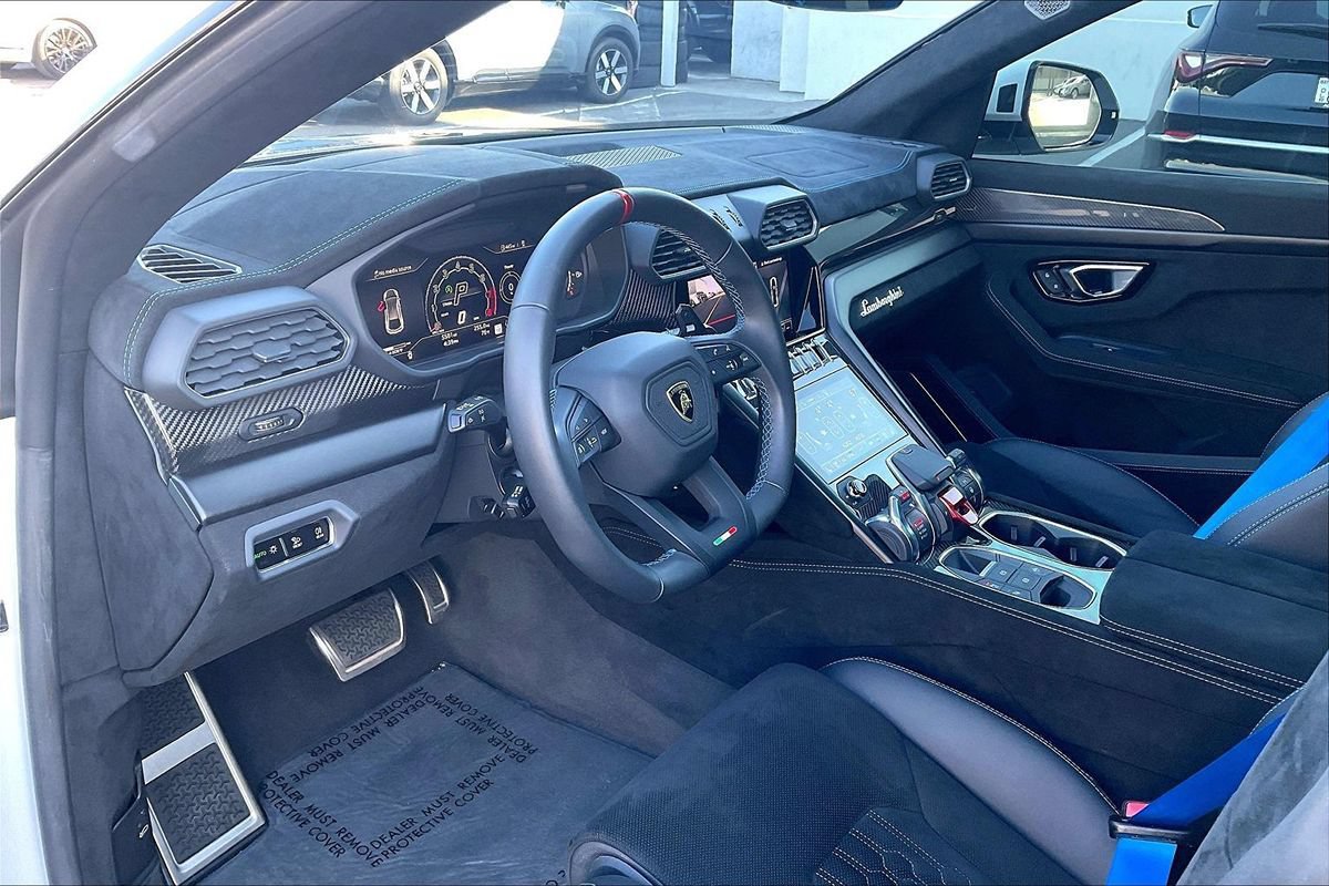 Used 2023 Lamborghini Urus Performante AWD/4WD image 15