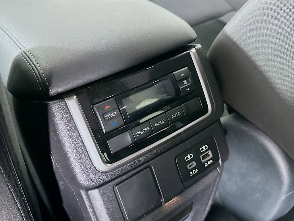 Used 2025 Subaru Ascent Premium image 32