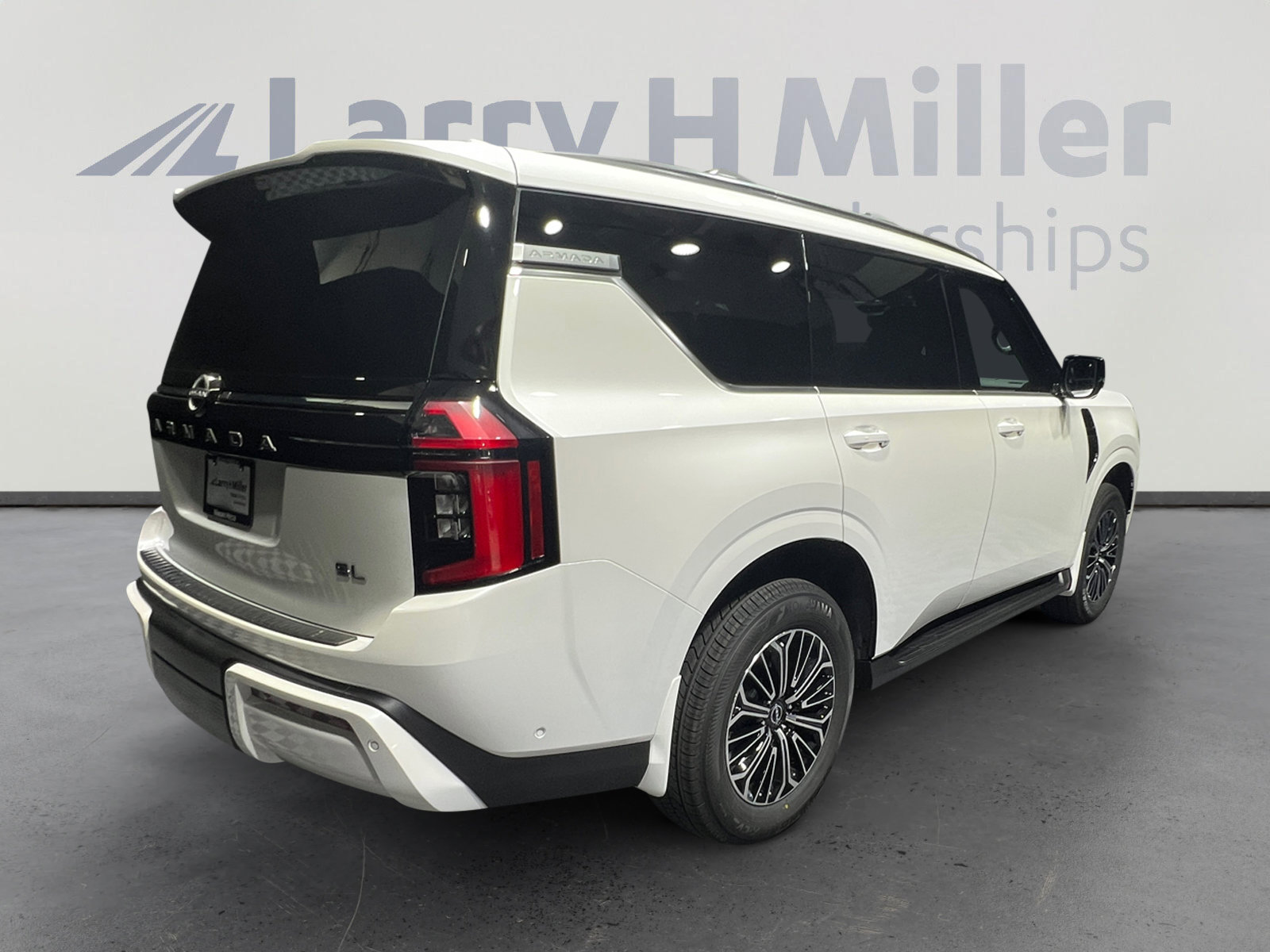 New 2026 Nissan Armada SL w/ Captain's Chari Seat Package image 5