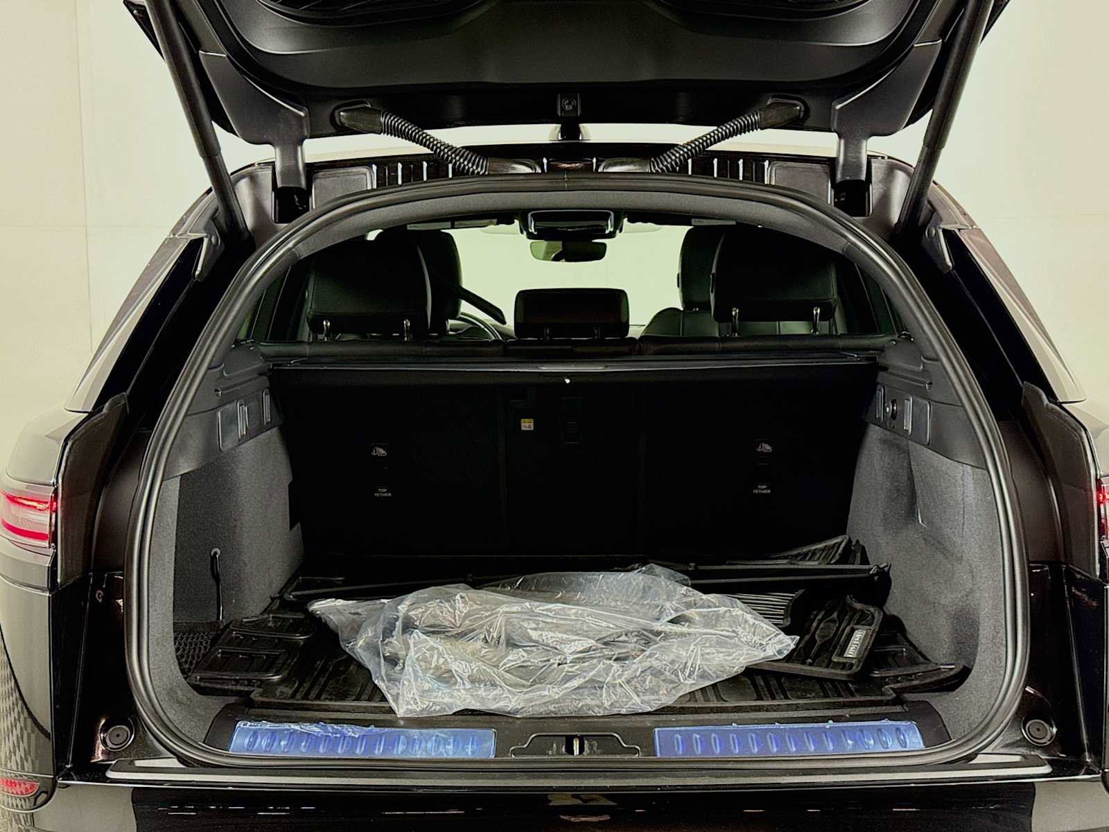 Used 2026 Land Rover Range Rover Velar Dynamic SE image 24