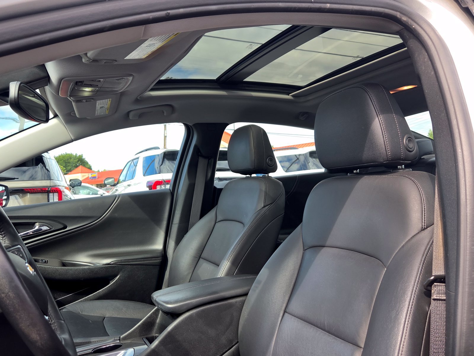 Used 2021 Chevrolet Malibu LT w/ Leather Package FWD image 12