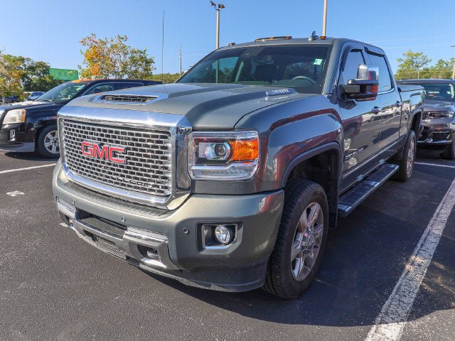 Used 2017 GMC Sierra 2500 Denali w/ Duramax Plus Package AWD/4WD image 2