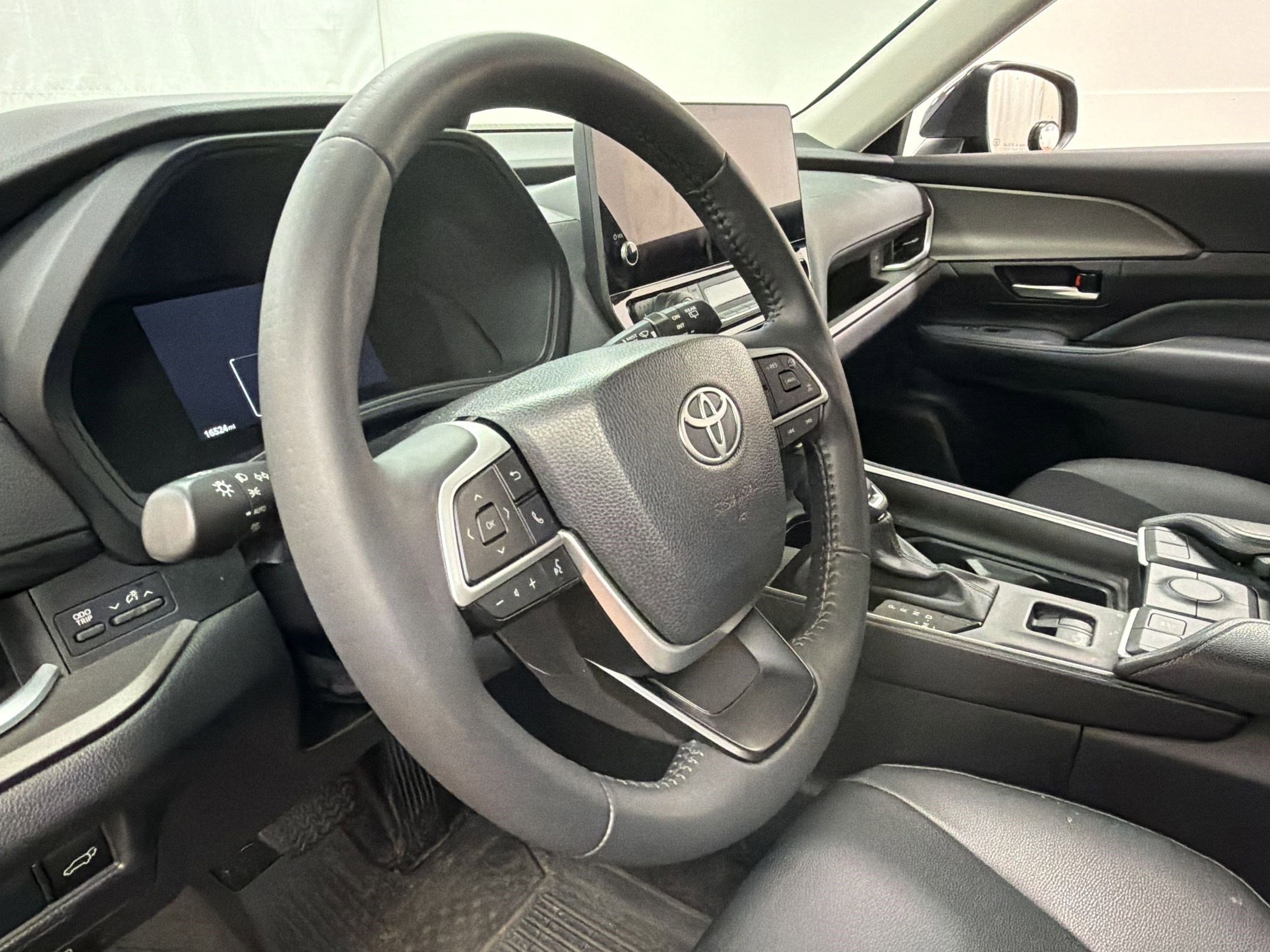 Used 2024 Toyota Grand Highlander Limited image 4