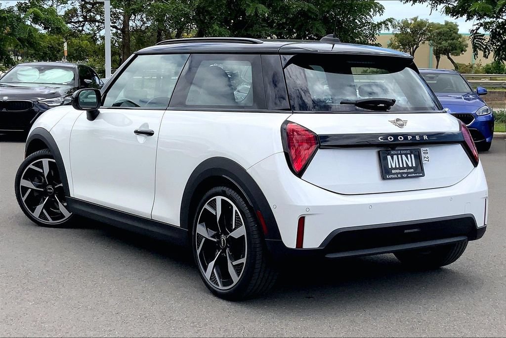 Used 2026 MINI Cooper 2-Door Hardtop FWD image 11