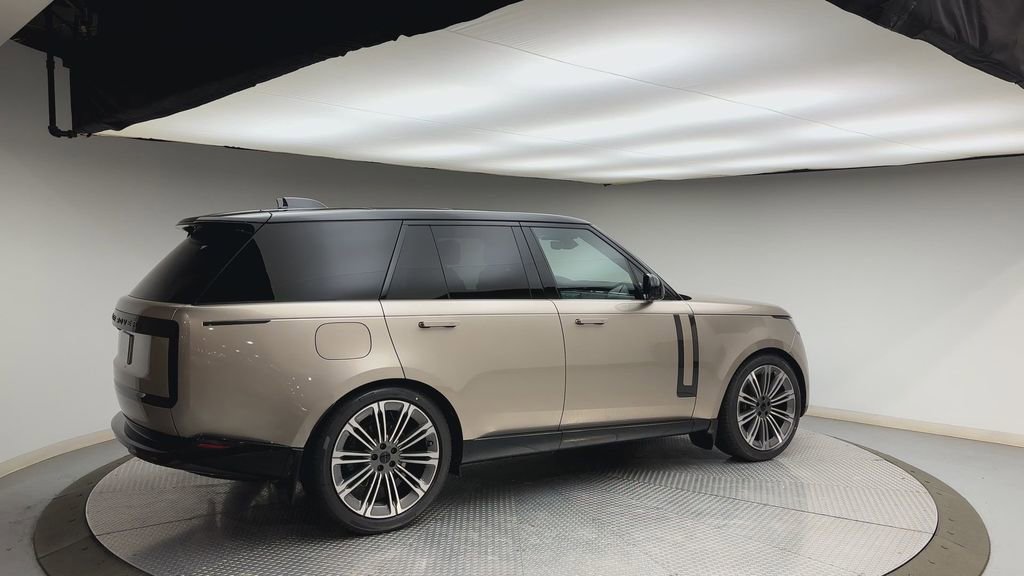New 2026 Land Rover Range Rover SE image 2