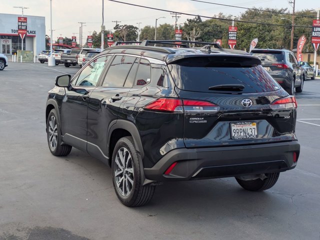 Used 2024 Toyota Corolla Cross XLE image 11