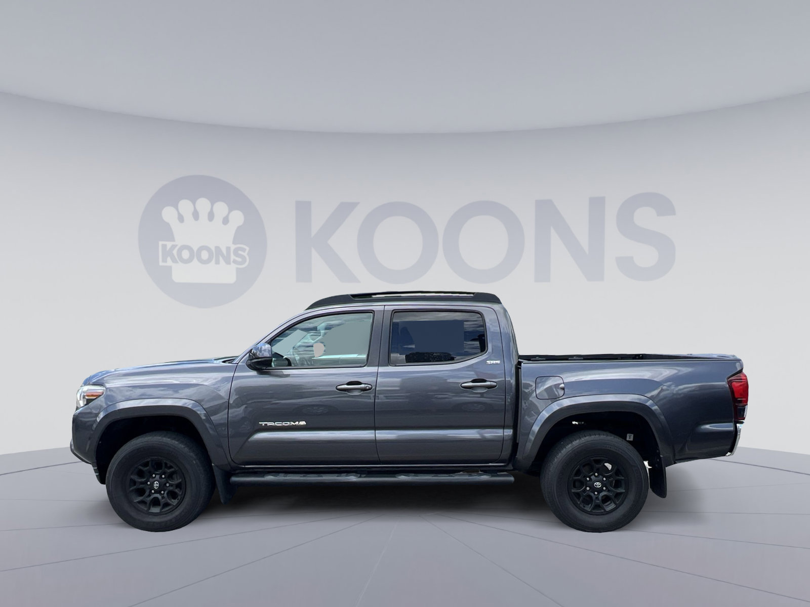 Used 2021 Toyota Tacoma SR5 AWD/4WD image 2