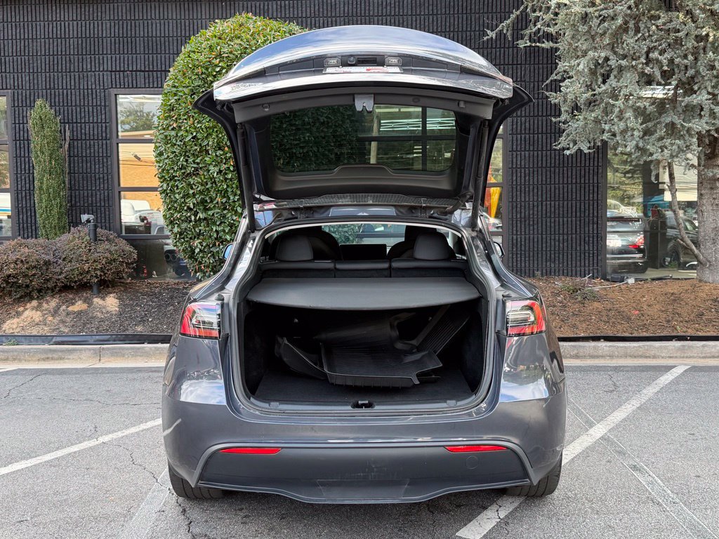 Used 2023 Tesla Model Y 2WD image 17