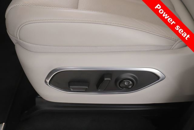 Used 2025 Jeep Wagoneer L Series III w/ Premium Group I image 20