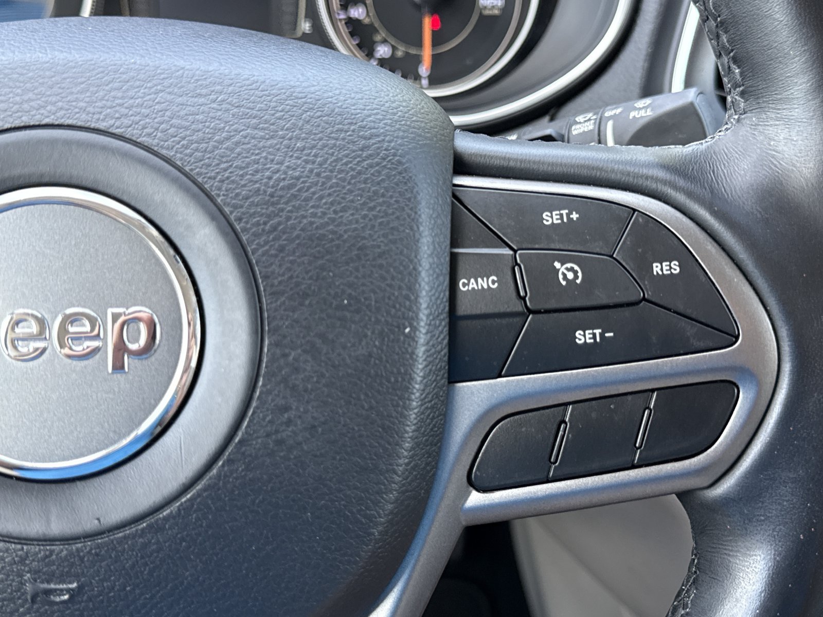 Used 2021 Jeep Cherokee Latitude Plus FWD image 21