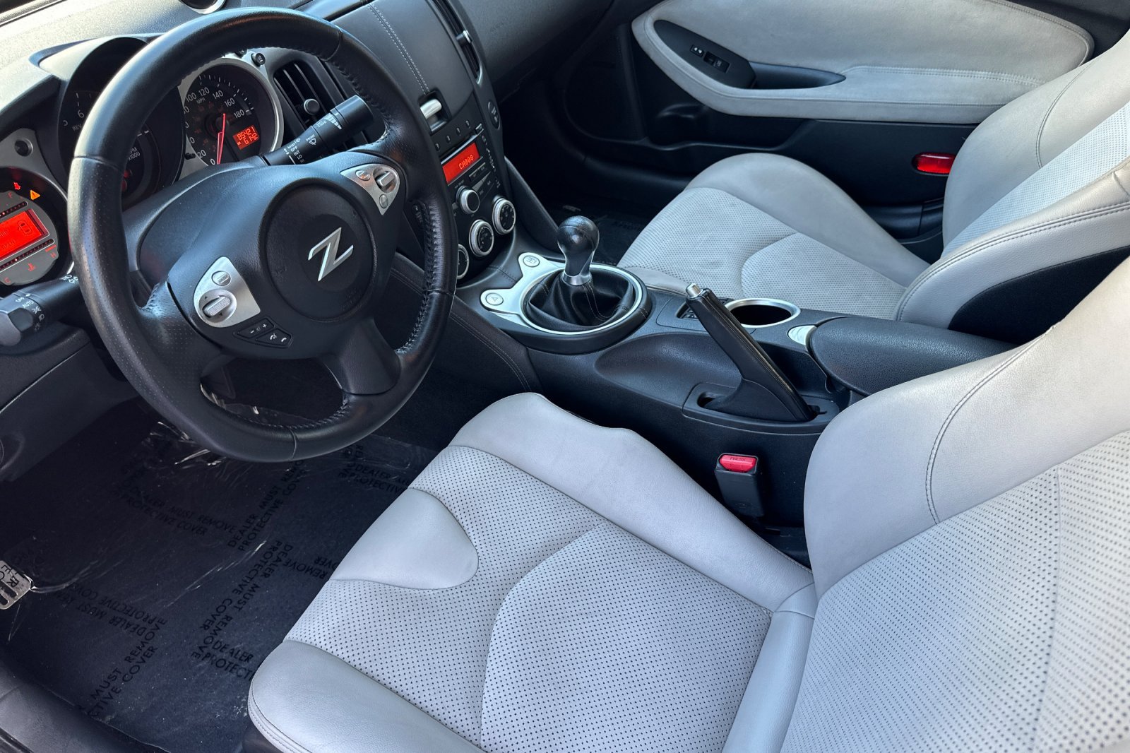 Used 2011 Nissan 370Z Touring w/ Sport Pkg RWD image 10