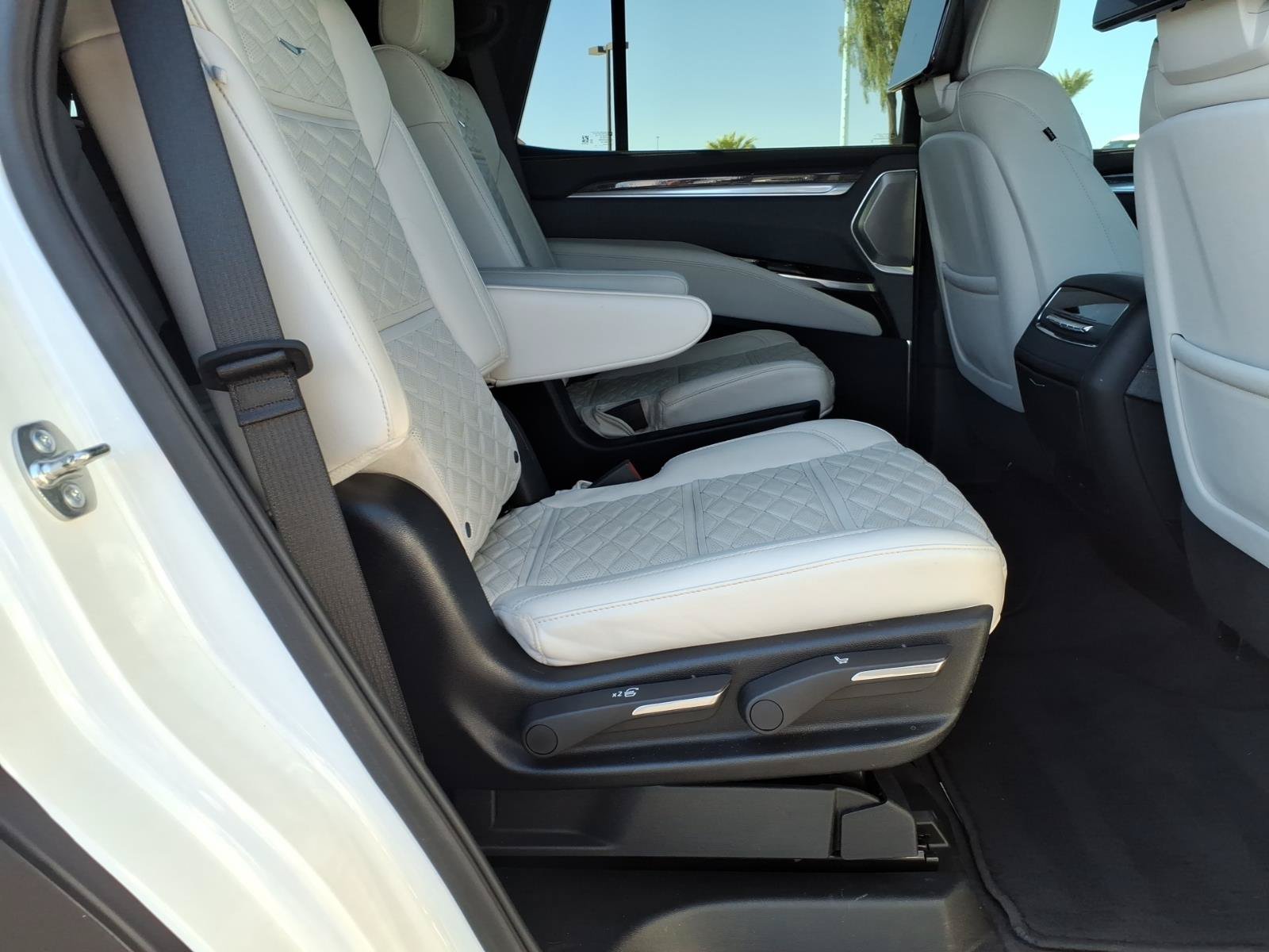 Used 2025 Cadillac Escalade V w/ LPO, ONYX Package AWD/4WD image 14