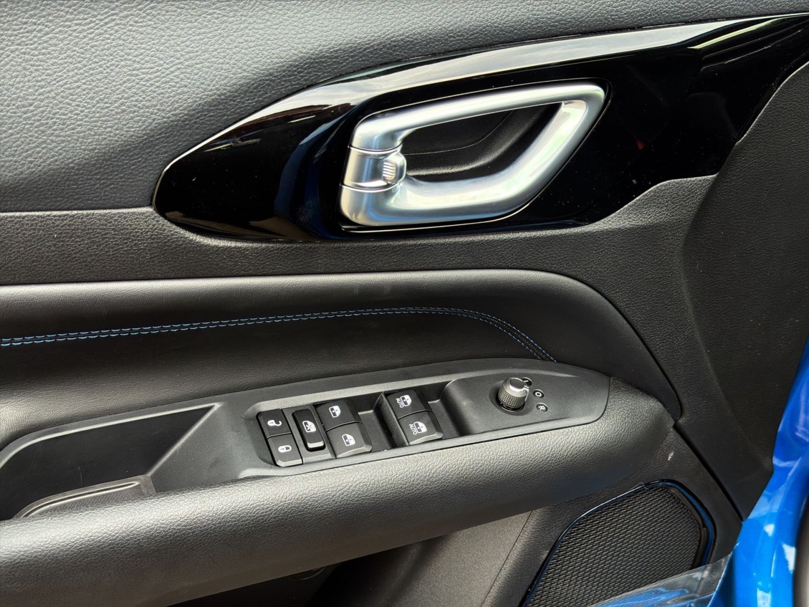 New 2026 Jeep Compass Latitude AWD/4WD image 15