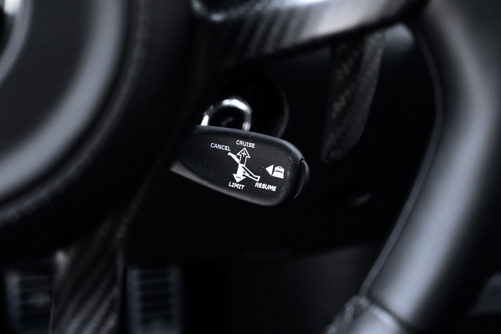 Used 2024 McLaren Artura image 35