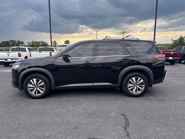 Used 2022 Nissan Pathfinder SL AWD/4WD image 30