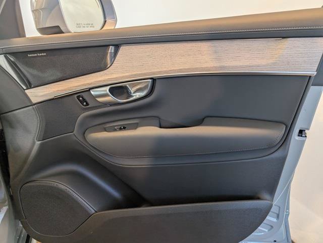 New 2026 Volvo XC90 B6 Plus w/ Protection Package Premier AWD/4WD image 29