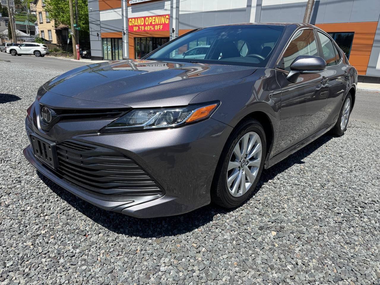 Used 2019 Toyota Camry LE w/ Convenience Package FWD image 1