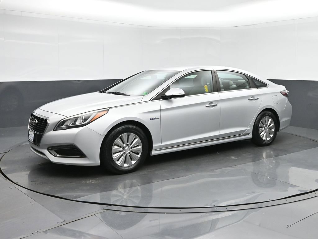 Used 2016 Hyundai Sonata SE image 3
