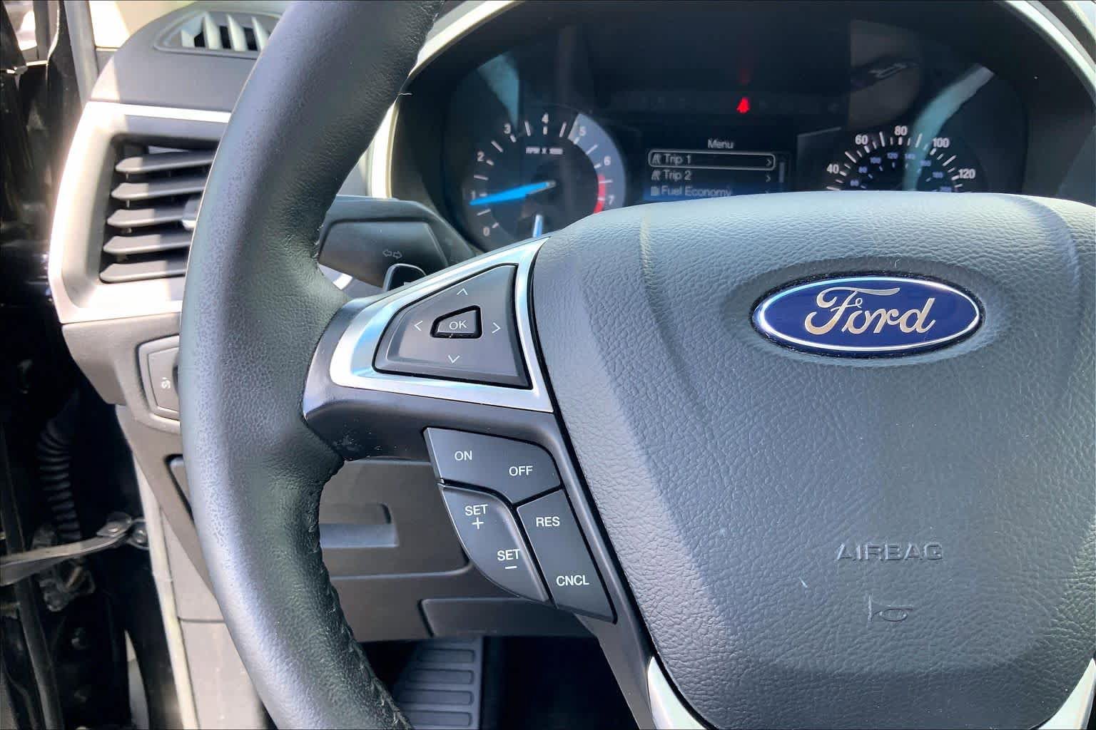 Used 2015 Ford Edge SEL FWD image 23