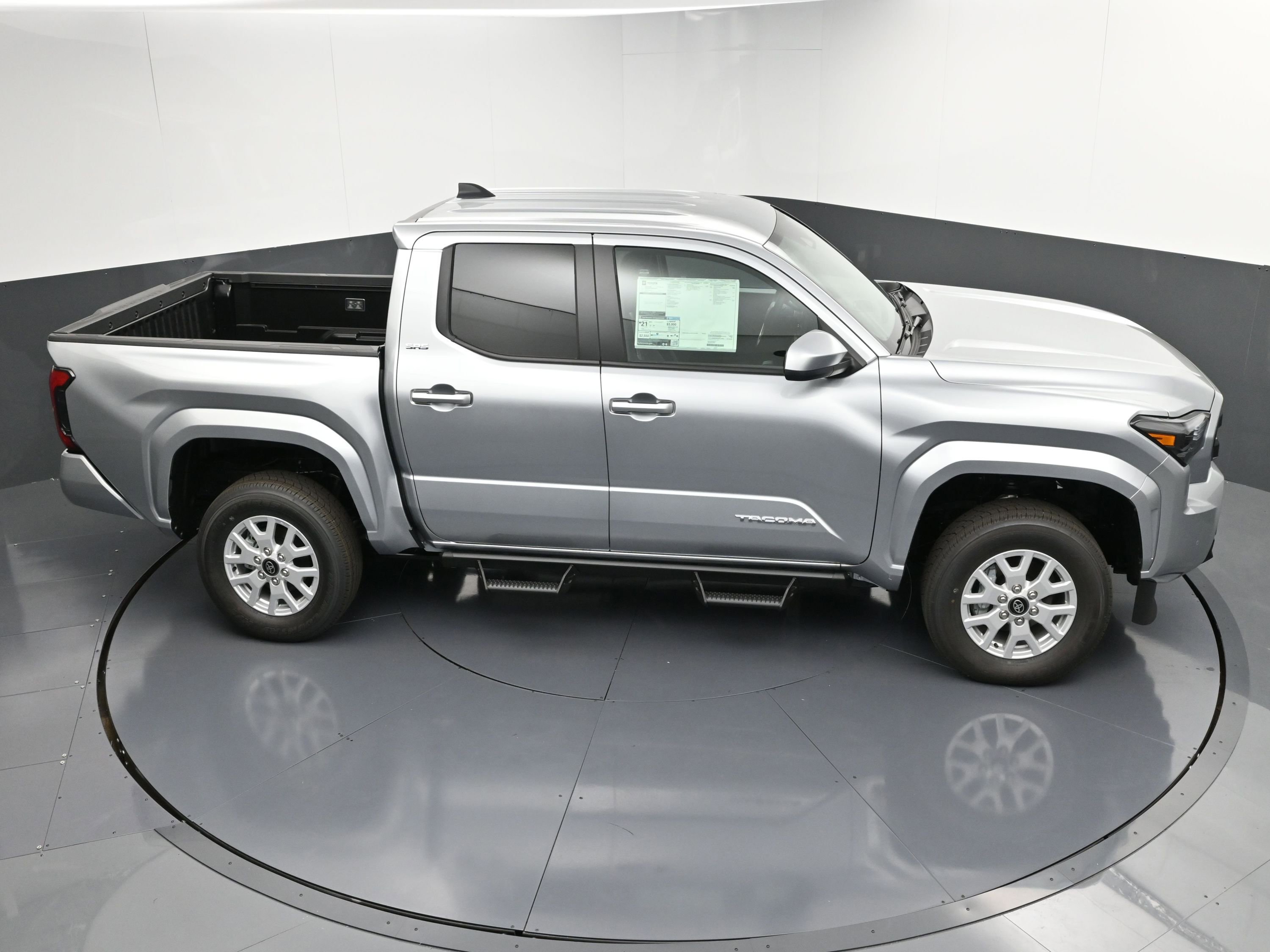 Used 2024 Toyota Tacoma SR5 w/ SR5 Upgrade Package image 37