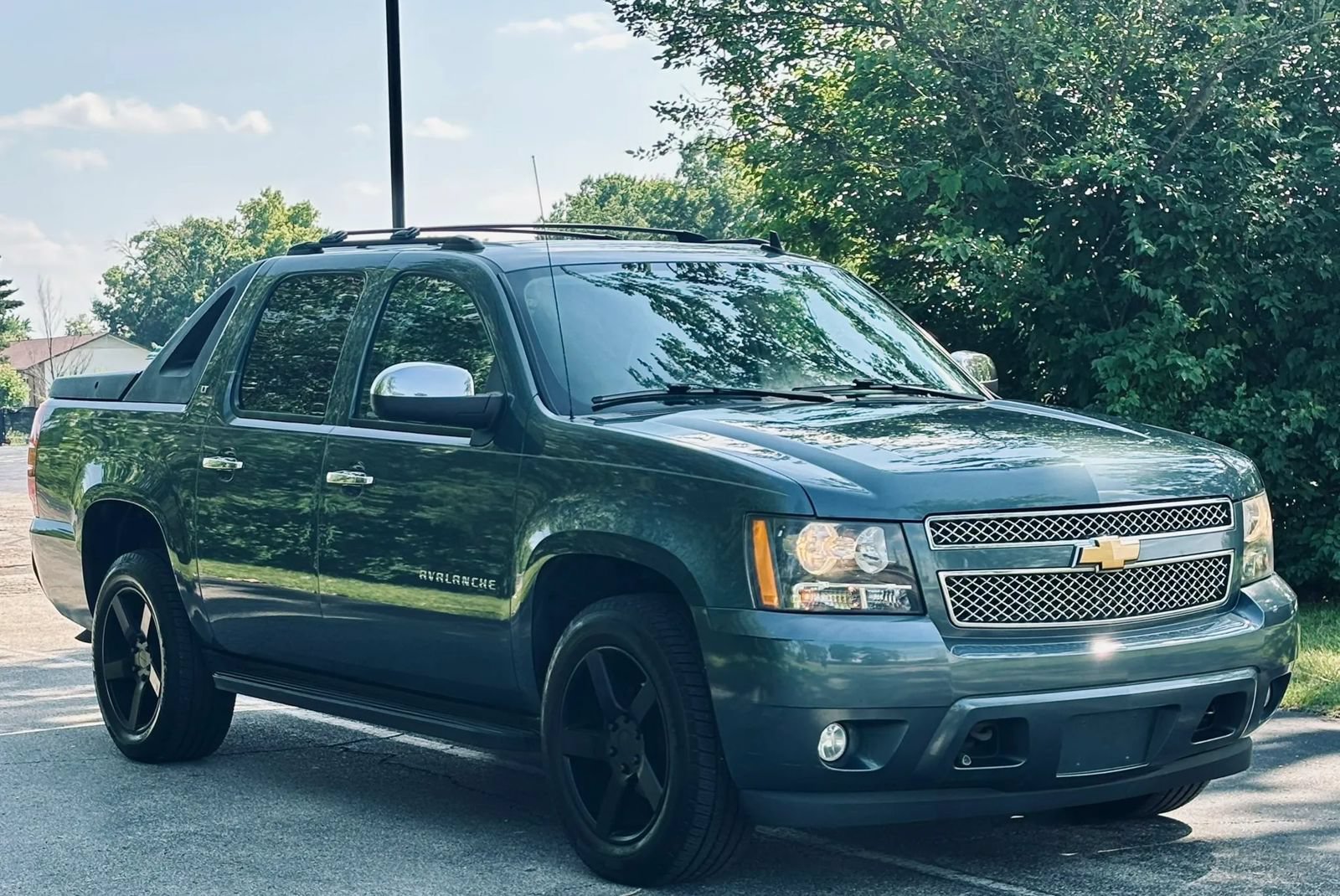 Used 2012 Chevrolet Avalanche LT w/ All-Star Edition AWD/4WD image 17