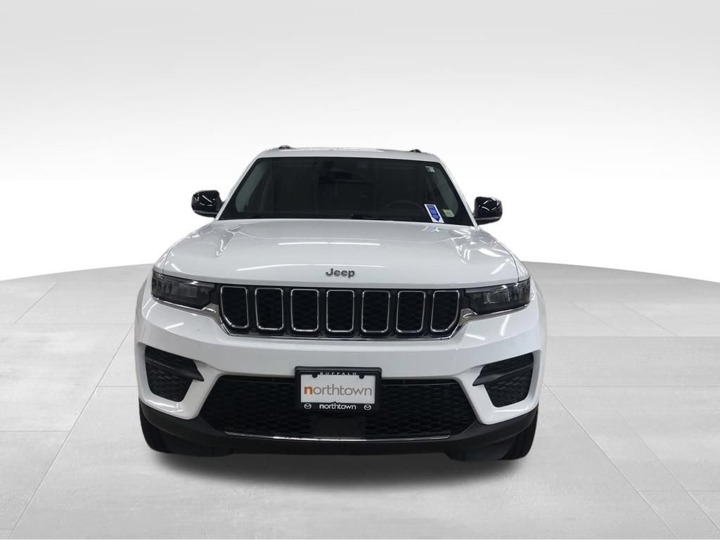 Used 2024 Jeep Grand Cherokee Laredo AWD/4WD image 6