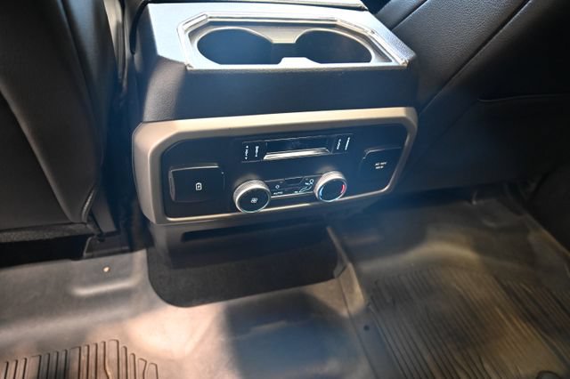 Used 2020 Ford Expedition XLT w/ Equipment Group 202A AWD/4WD image 27