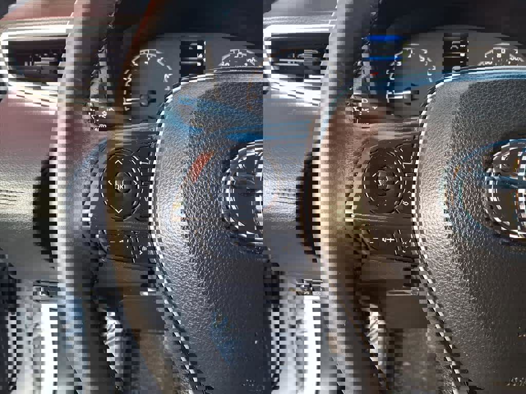 Certified 2023 Toyota Corolla Cross LE image 10