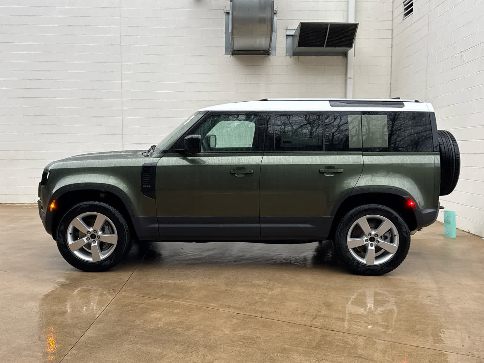 Used 2026 Land Rover Defender 110 S image 5