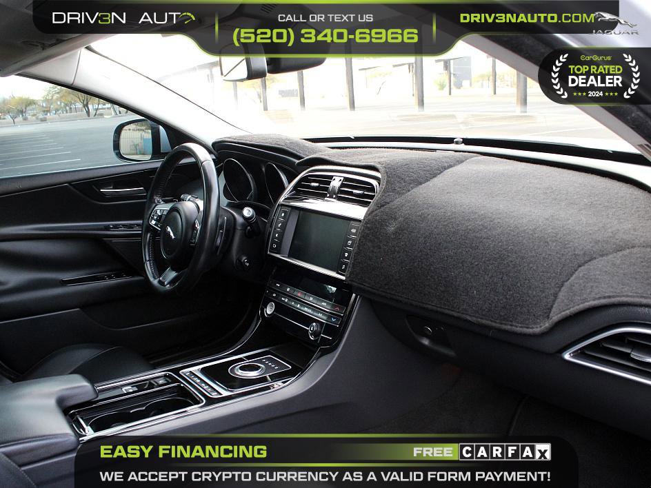 Used 2018 Jaguar XE Premium image 17