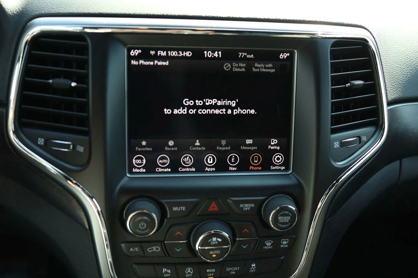 Used 2018 Jeep Grand Cherokee Laredo image 20