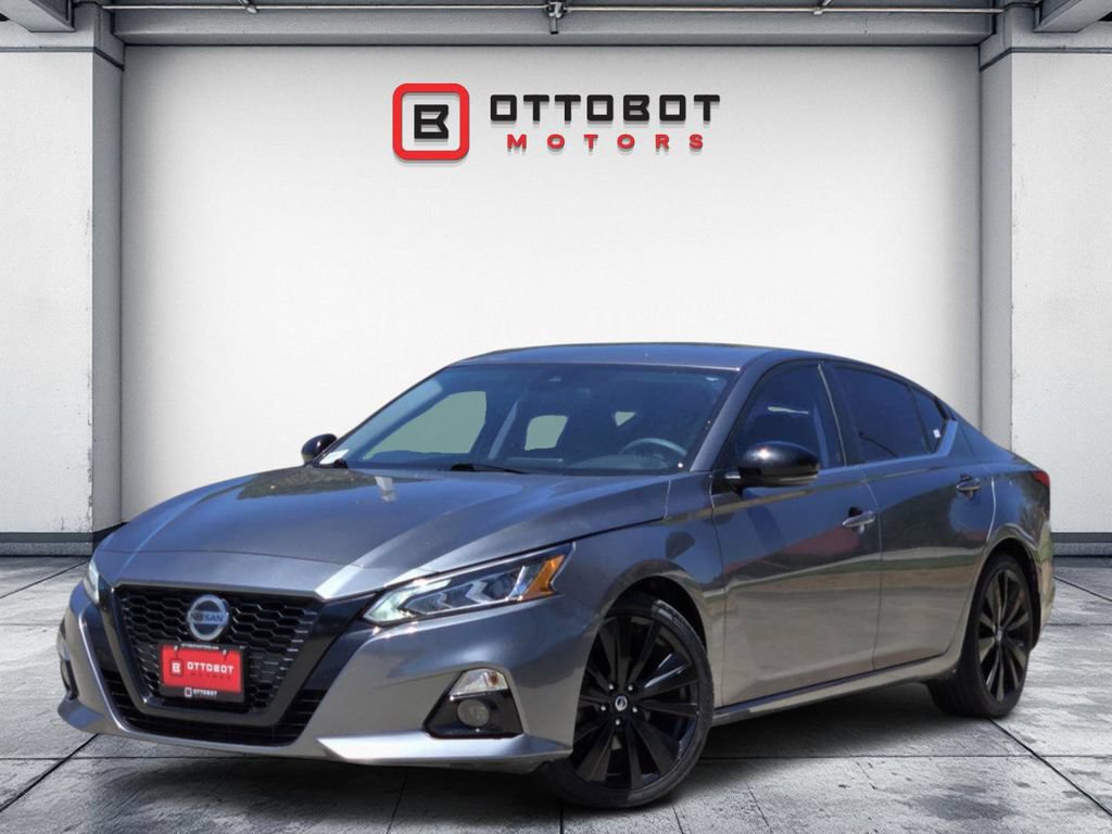 Used 2022 Nissan Altima 2.5 SR w/ Midnight Edition Package FWD image 1