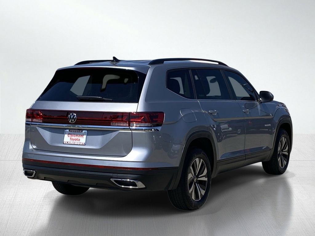 Used 2025 Volkswagen Atlas SE image 8