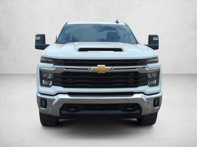 Used 2024 Chevrolet Silverado 2500 LT image 2