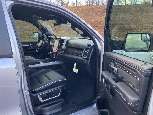 New 2026 RAM 1500 Laramie w/ Sport Appearance Package AWD/4WD image 27